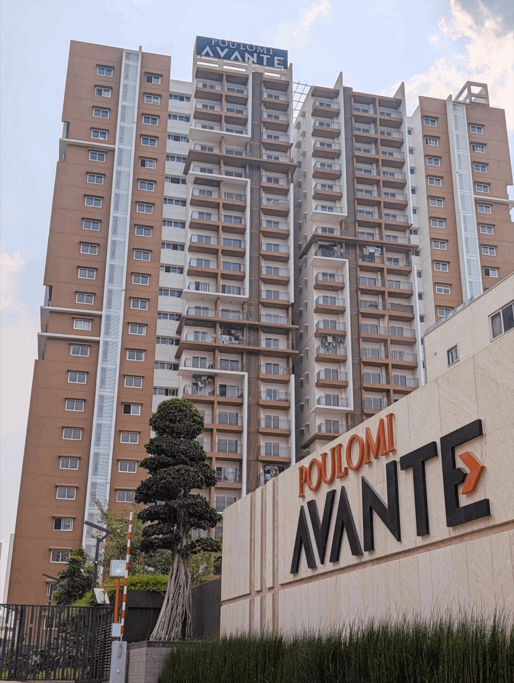 Poulomi Avante landscaped entrance