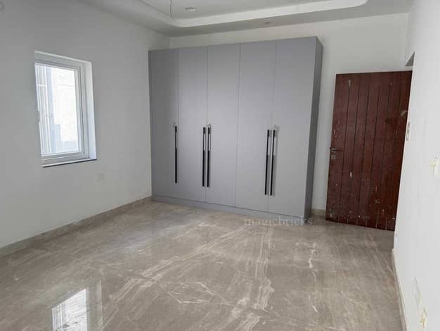 Vessella Woods villa bedroom from a current listing